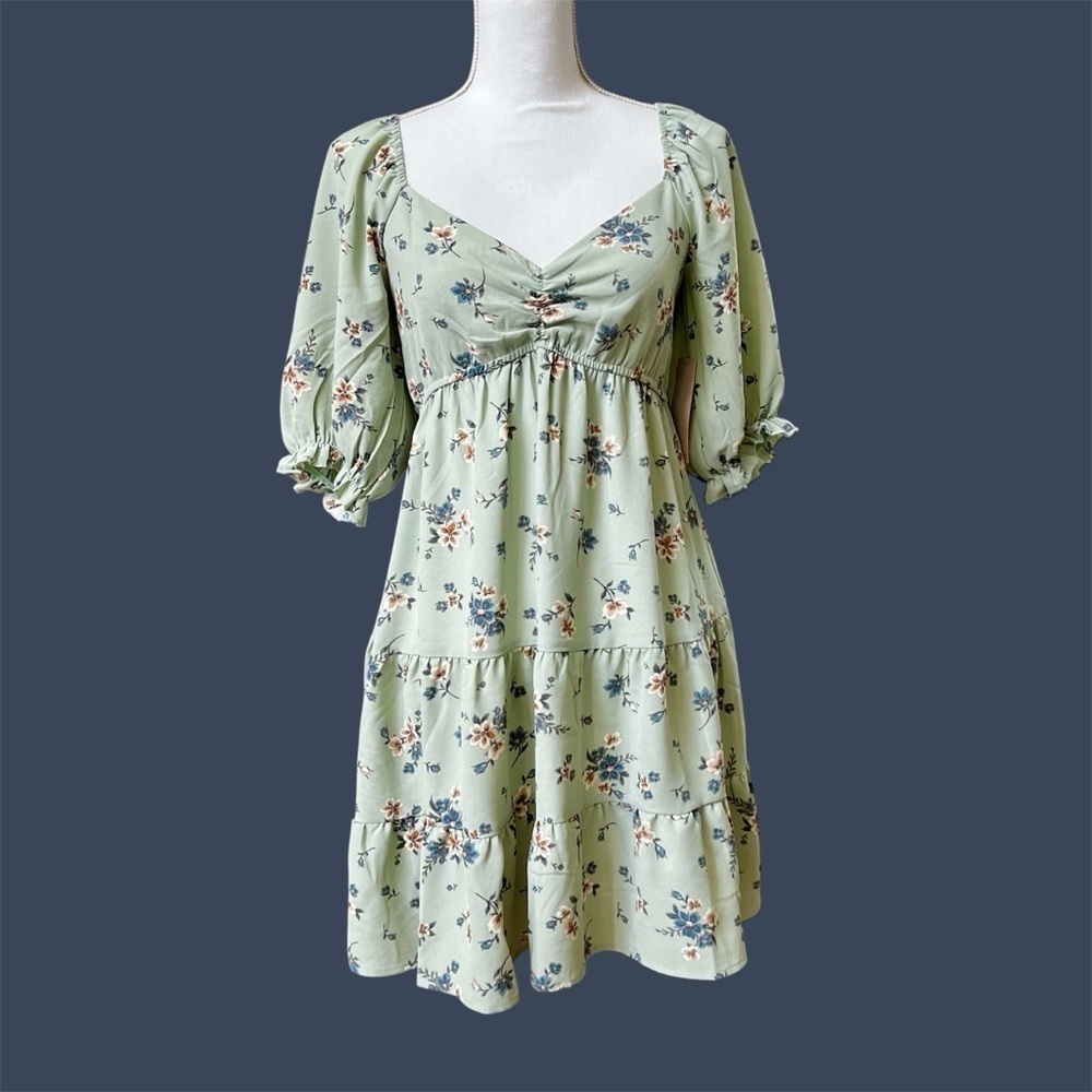 Sage Green Floral Dress 3/4 Balloon Sleeves Open Back NWT Size L